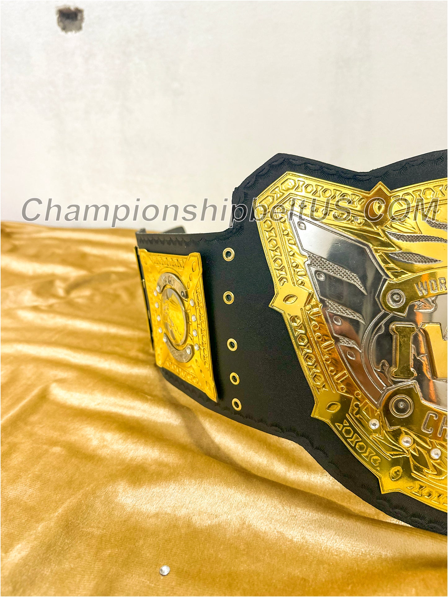 New IWGP V5 World Heavyweight Wrestling Championship Belt