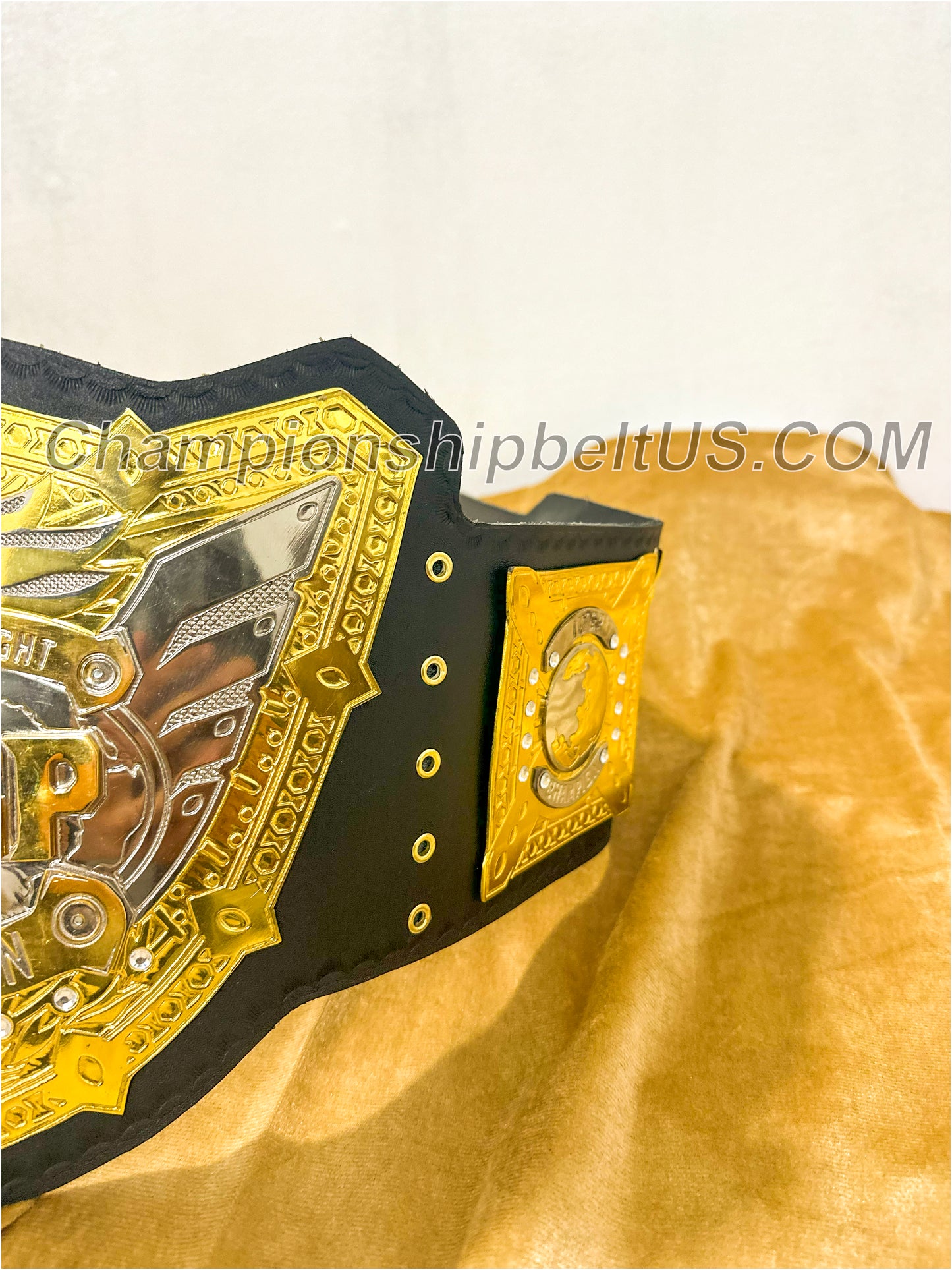 New IWGP V5 World Heavyweight Wrestling Championship Belt